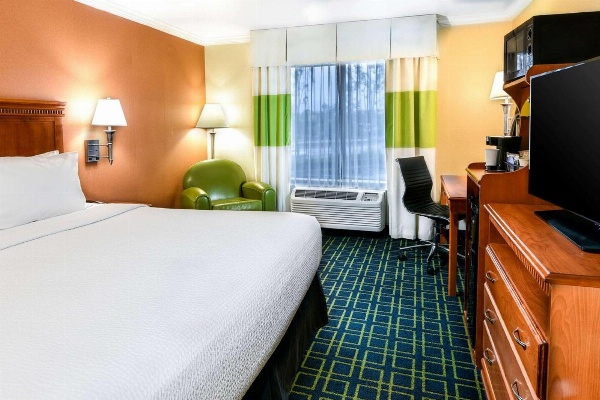 SureStay Hotel by Best Western Ontario Airport image 4
