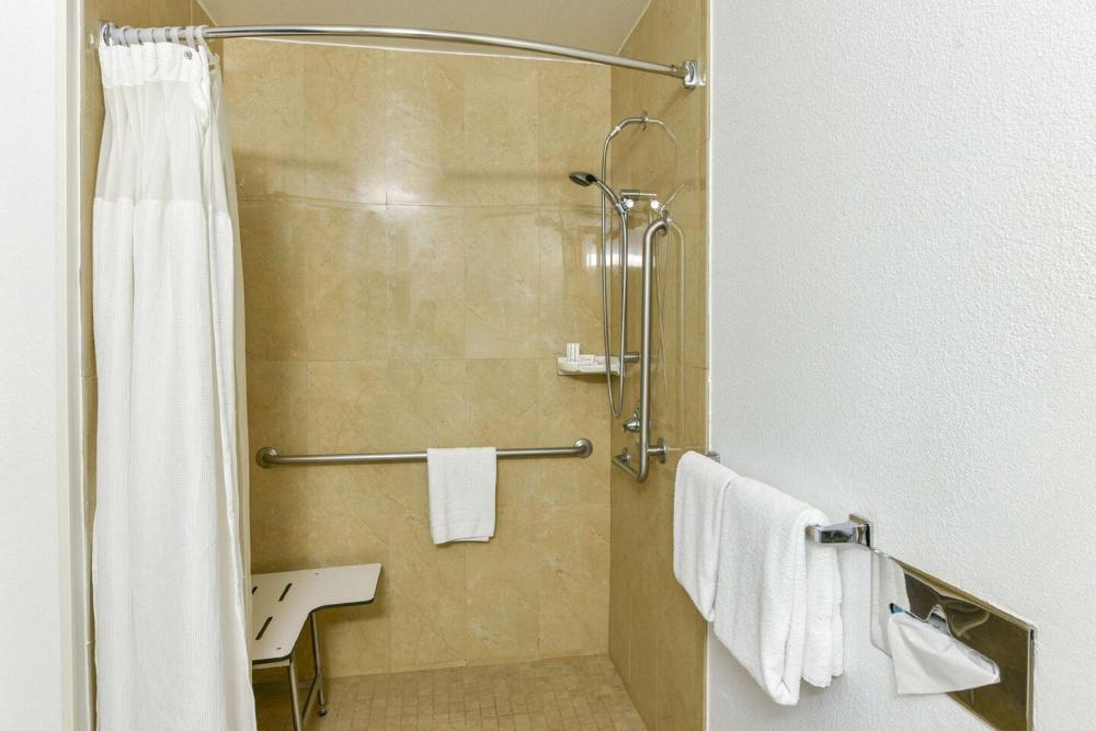 Room image 3