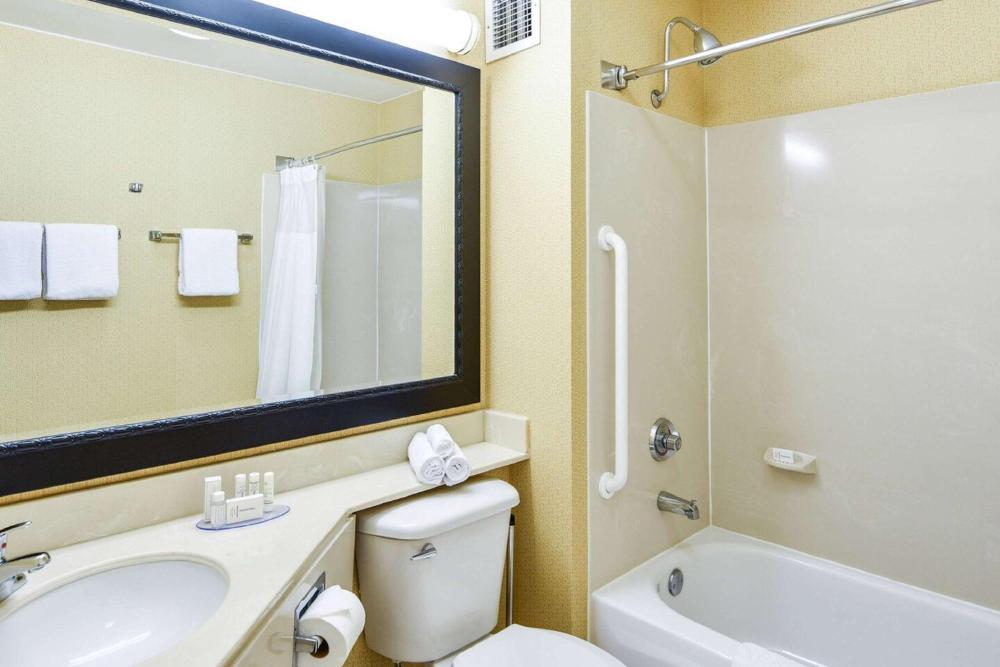 Room image 3
